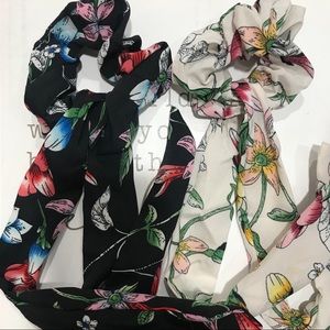 🆕 2 pack (black/cream) scrunchies with headbands